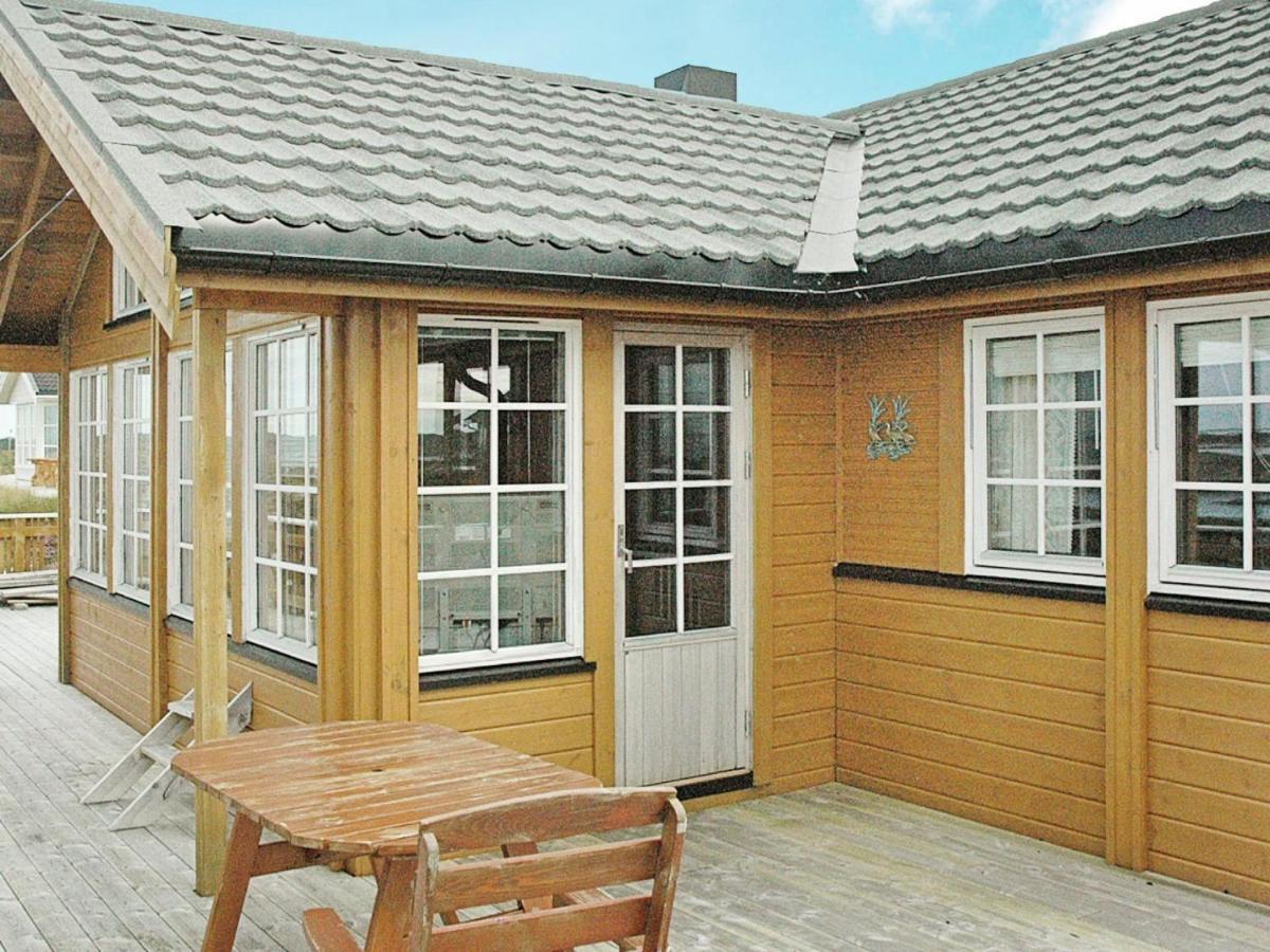 Three-Bedroom Holiday Home In Dyrvik Tuvnes Exteriér fotografie